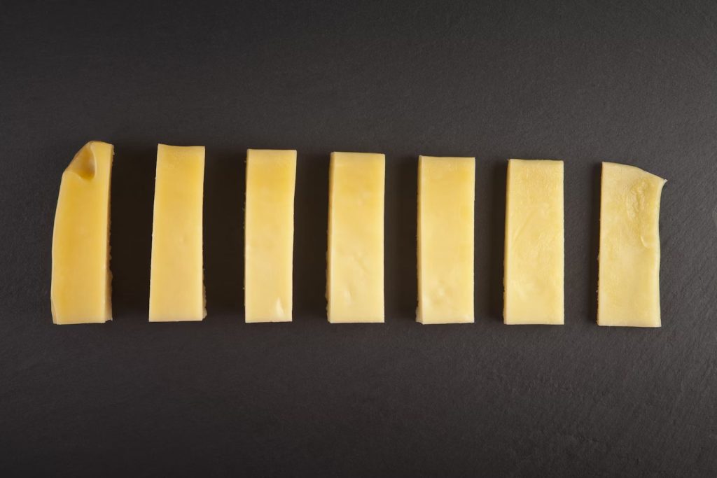 Cheddar Cheese vs Cottage Cheese: Choosing the Perfect Cheese
