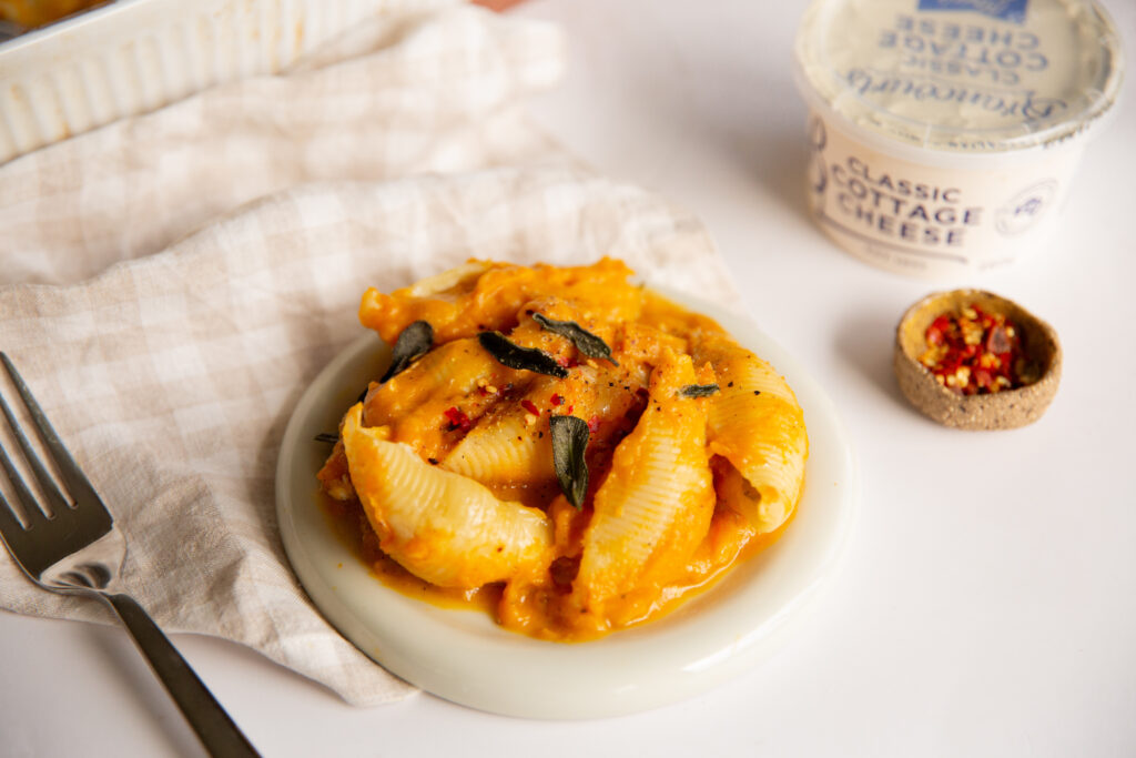 A delicious and Cheesy Stuffed Pasta Shells with Pumpkin.