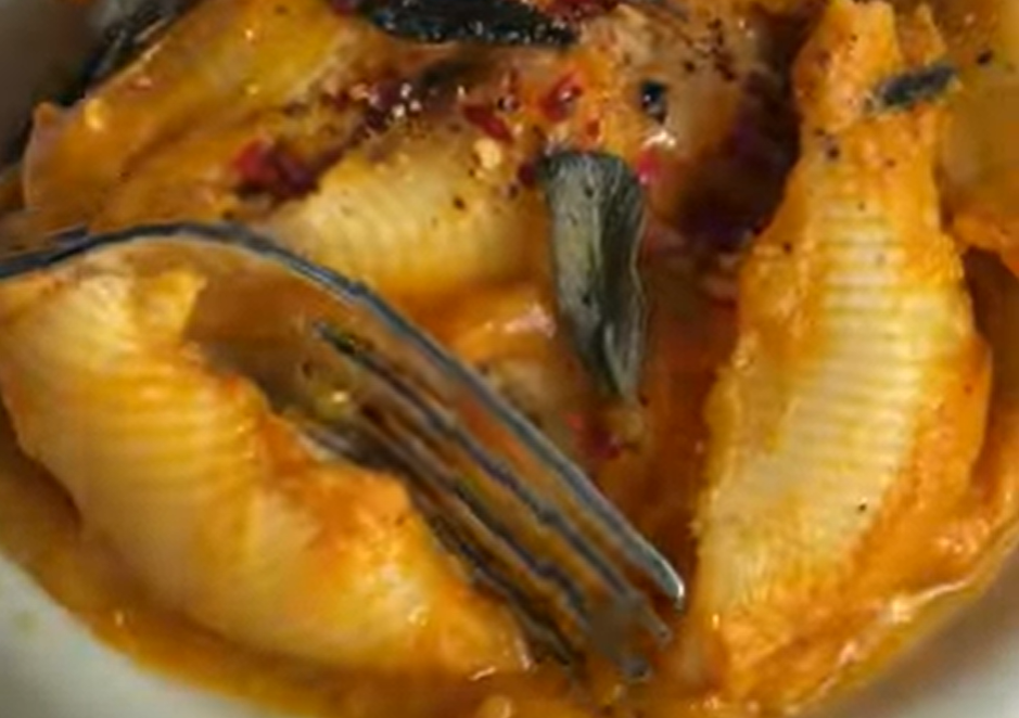 Cheesy Stuffed Pasta Shells with Pumpkin.