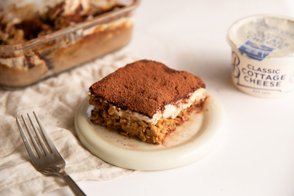 Tiramisu Baked Oats, a breakfast and dessert in one.