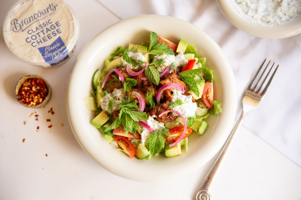 Chicken Tzatziki Bowl features Brancourts Classic Cottage Cheese for a creamy, protein-rich take on traditional tzatziki.