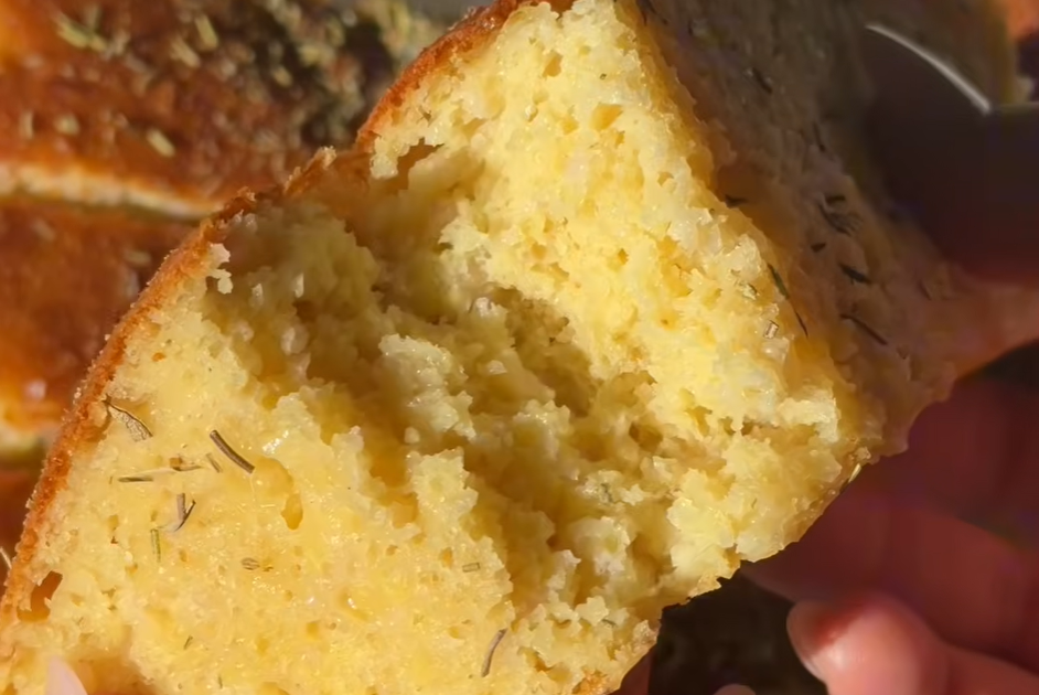 Delicious Garlic & Herb Cottage Cheese Bread.